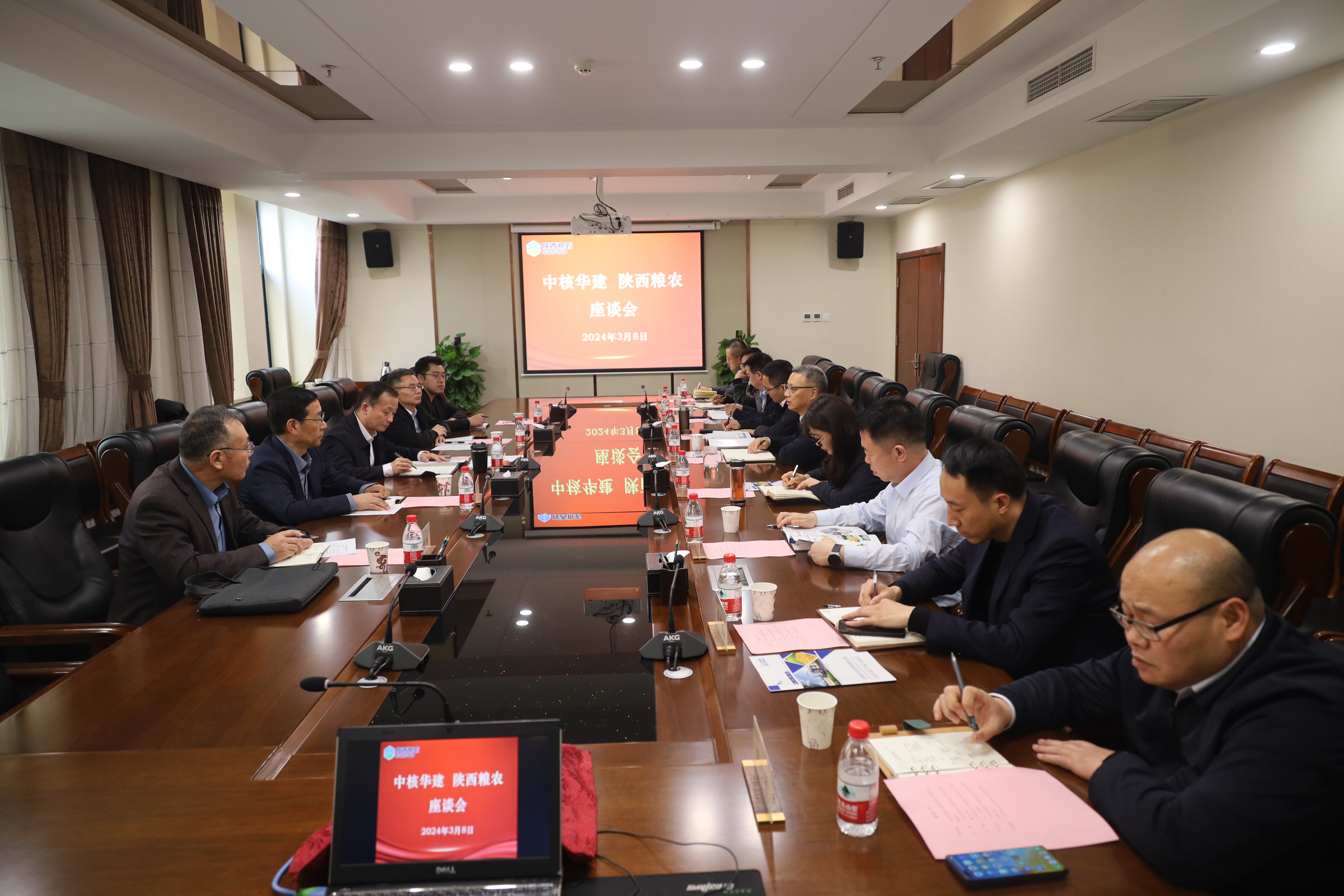 中核華建資產(chǎn)管理公司黨委書記、董事長夏軍堂一行到集團交流合作